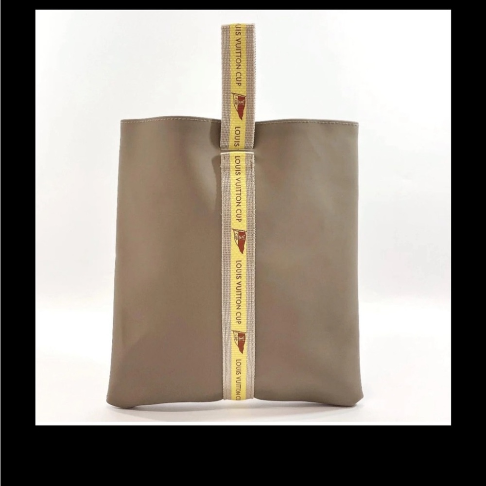 Louis vuttion pouch excellent condition